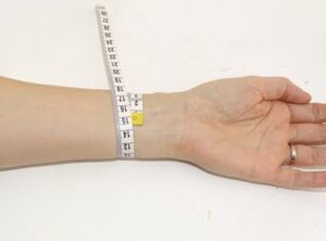 Masurare incheietura aleg-bratara-aromaterapie