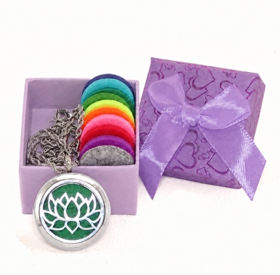 Colier Lotus în cutie mov 400×400 colier-aromaterapie-lotus